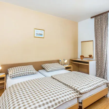 Gorgeous Apartment In Krk With Wifi Krk Town Exterior photo