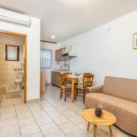 Gorgeous Apartment In Krk With Wifi Krk Town Exterior photo