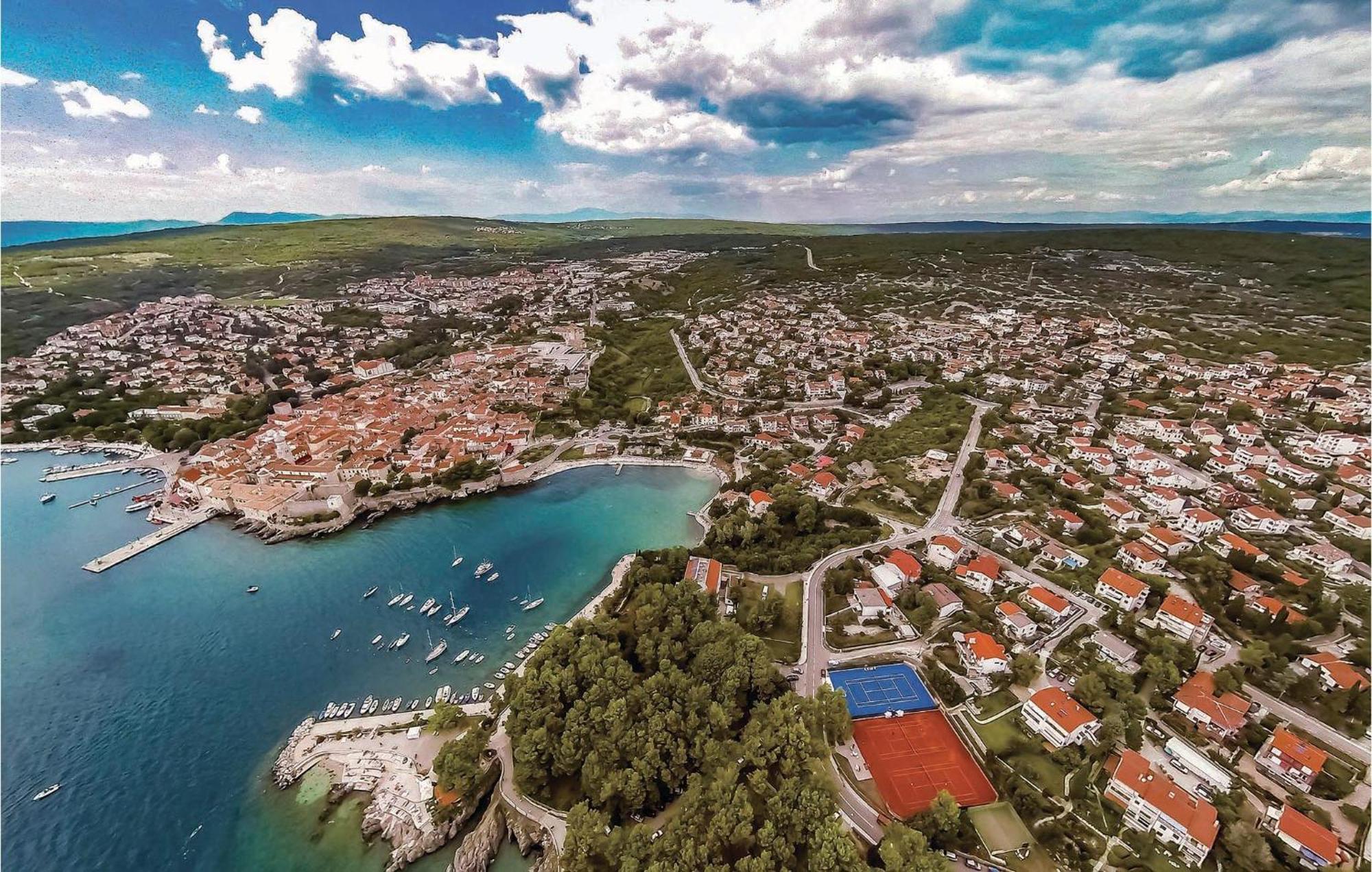 Apartment Gorgeous In Krk With Wifi *